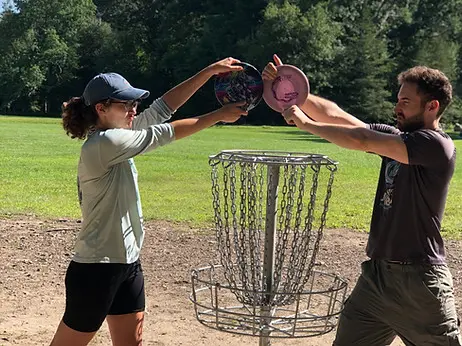 Dr Zack playing disc golf